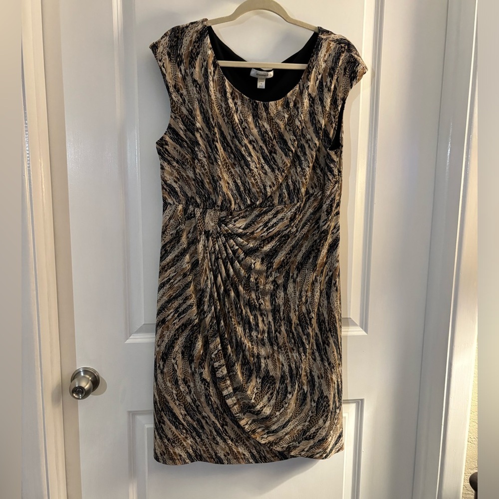 Sleeveless Snakeskin Printed Sheath Dress in Black and Tan Sz-18
